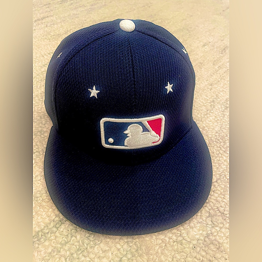 EXCLUSIVE MLB fitted not sold in stores or online!
